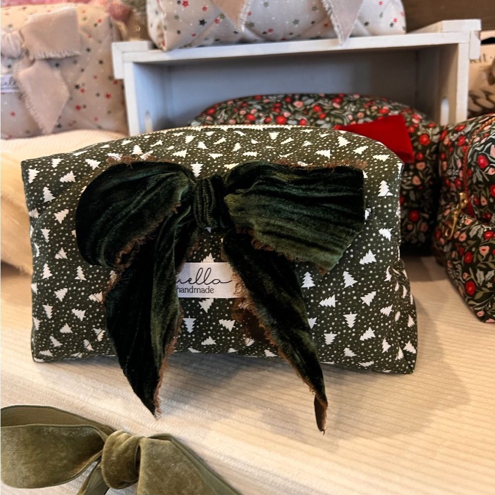 Green Velvet Bow Cosmetic Bag